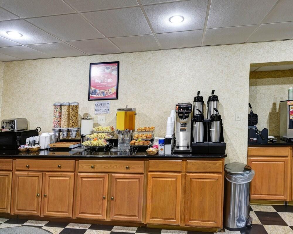 Econo Lodge Morgantown Eksteriør bilde